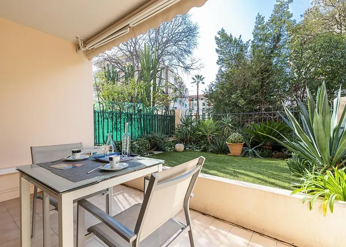 Le Californie - Rue Baron Hotel